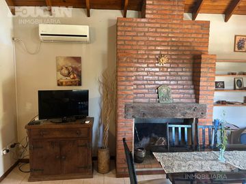 Casa con pileta y gas natural en Nuevo Merlo