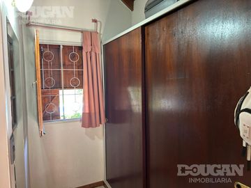 Casa con pileta y gas natural en Nuevo Merlo