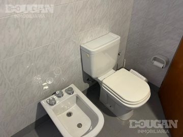 Casa con pileta y gas natural en Nuevo Merlo