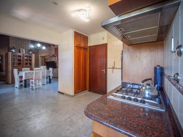 Casa en  venta, city bell, 481 e/ 30 y 31