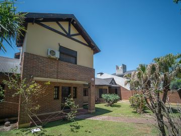 Casa en  venta, city bell, 481 e/ 30 y 31