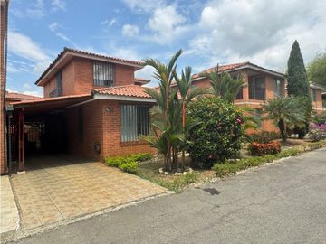 Se vende casa en Hacienda el castillo