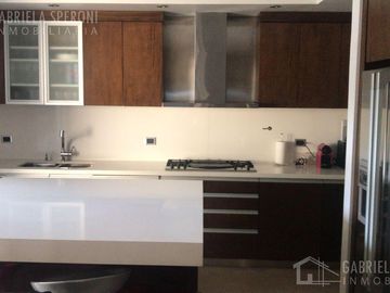 Casa 4 ambientes VENTA Banfield