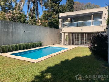 Casa 4 ambientes VENTA Banfield