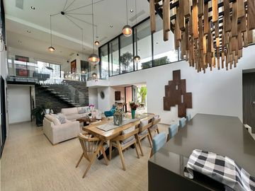 Casa campestre amoblada en venta sector Avenida Centenario