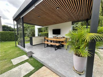 Casa campestre amoblada en venta sector Avenida Centenario