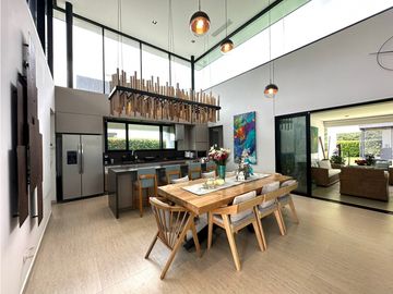 Casa campestre amoblada en venta sector Avenida Centenario