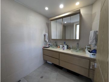 SE VENDE AMPLIA CASA EN VILLA CAMPESTRE