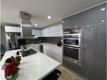 SE VENDE AMPLIA CASA EN VILLA CAMPESTRE