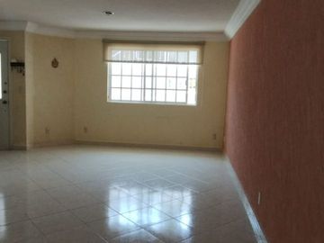 Casa en Venta, Lomas de la Hacienda, 3 Recámaras