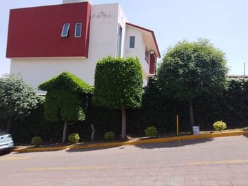 Casa en Venta, Lomas de la Hacienda, 3 Recámaras