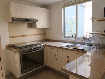 Venta de casa en condominio en San Pedro de Los Pinos