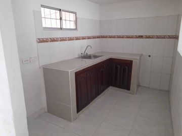 Casa con excelente ubicación cerca al centro comercial San fernando plaza