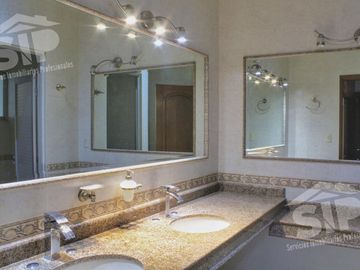 Residencia  en Venta en Villas de  San Miguel Saltillo
