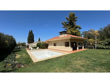 VENDE CASA EN DALVIAN barrio privado