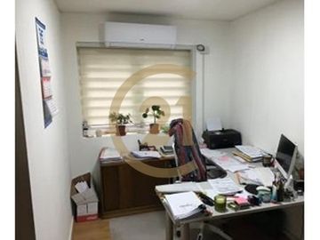 SE VENDE OFICINA EN CALLE AGUSTINAS