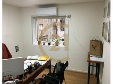 SE VENDE OFICINA EN CALLE AGUSTINAS