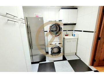 CASA CONDOMINIO, 4 DORM. SUITE, SERV, MARÍA MONVEL