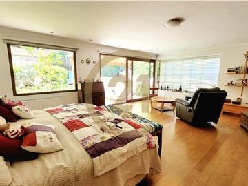 CASA CONDOMINIO, 4 DORM. SUITE, SERV, MARÍA MONVEL
