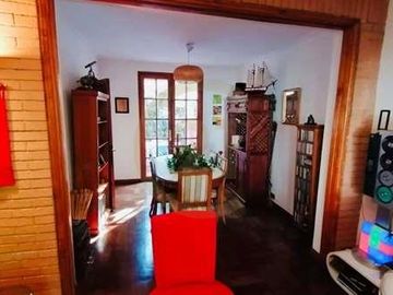 SE VENDE CASA EXCELENTE UBICACIÓN LAS CONDES