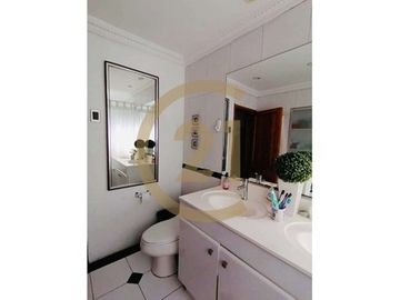 SE VENDE CASA EXCELENTE UBICACIÓN LAS CONDES