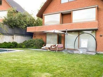 VENTA CASA EN CONDOMINIO LO BARNECHEA