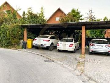 VENTA CASA EN CONDOMINIO LO BARNECHEA