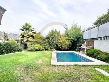 VENTA CASA EN CONDOMINIO LO BARNECHEA