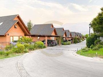 VENTA CASA EN CONDOMINIO LO BARNECHEA