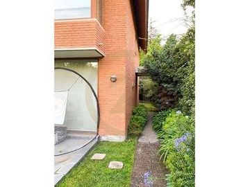VENTA CASA EN CONDOMINIO LO BARNECHEA