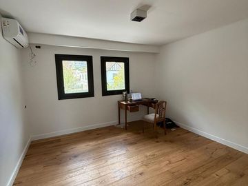 Magnífica casa en Belgrano R totalmente refaccionada con gran jardín y pileta,