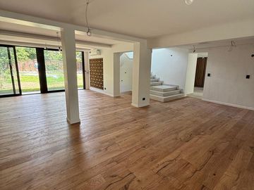 Magnífica casa en Belgrano R totalmente refaccionada con gran jardín y pileta,
