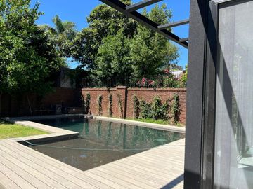 Magnífica casa en Belgrano R totalmente refaccionada con gran jardín y pileta,
