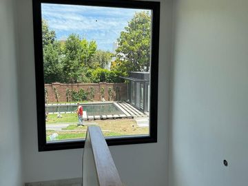 Magnífica casa en Belgrano R totalmente refaccionada con gran jardín y pileta,