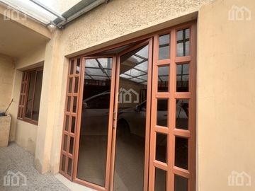 CASA RENTERA CON LOCAL COMERCIAL GUALACEO