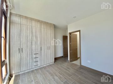 CASA EN VENTA SECTOR CUMBAYA VIA SANTA INES
