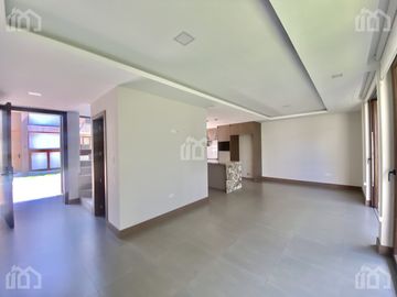CASA EN VENTA SECTOR CUMBAYA VIA SANTA INES