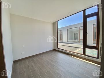 CASA EN VENTA SECTOR CUMBAYA VIA SANTA INES