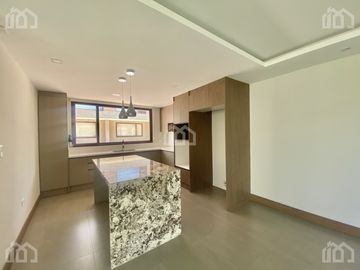 CASA EN VENTA SECTOR CUMBAYA VIA SANTA INES