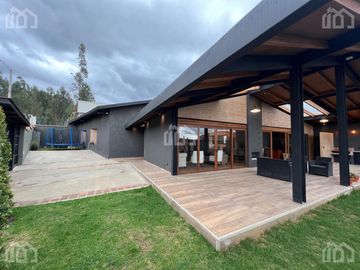 CASA EN VENTA  DE UNA SOLA PLANTA AMOBLADA SECTOR RIO AMARILLO