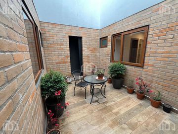 CASA EN VENTA  DE UNA SOLA PLANTA AMOBLADA SECTOR RIO AMARILLO