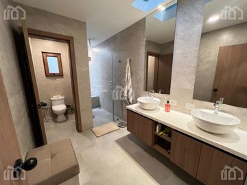 CASA EN VENTA  DE UNA SOLA PLANTA AMOBLADA SECTOR RIO AMARILLO