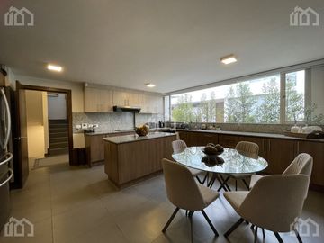 CASA DE VENTA EN CUMBAYA