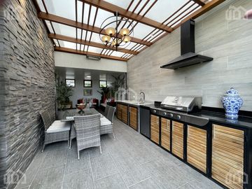 CASA DE VENTA EN CUMBAYA