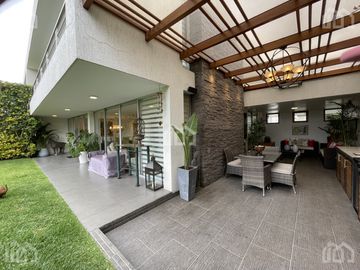 CASA DE VENTA EN CUMBAYA
