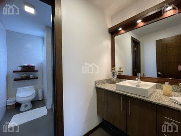 CASA DE VENTA EN CUMBAYA