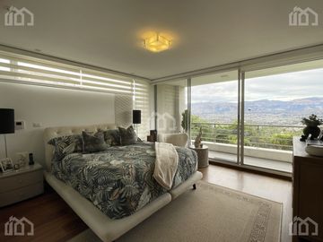 CASA DE VENTA EN CUMBAYA