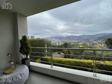 CASA DE VENTA EN CUMBAYA