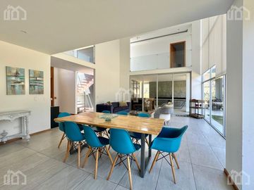 CASA DE VENTA EN TUMBACO