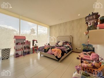 CASA DE VENTA EN TUMBACO